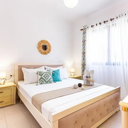 Shiny 1 1 Bedroom Ap Kitchen & Balcony Appartamento