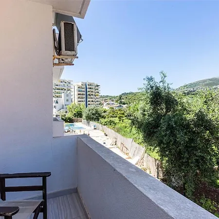 Shiny 1 1 Bedroom Ap Kitchen & Balcony * Himare